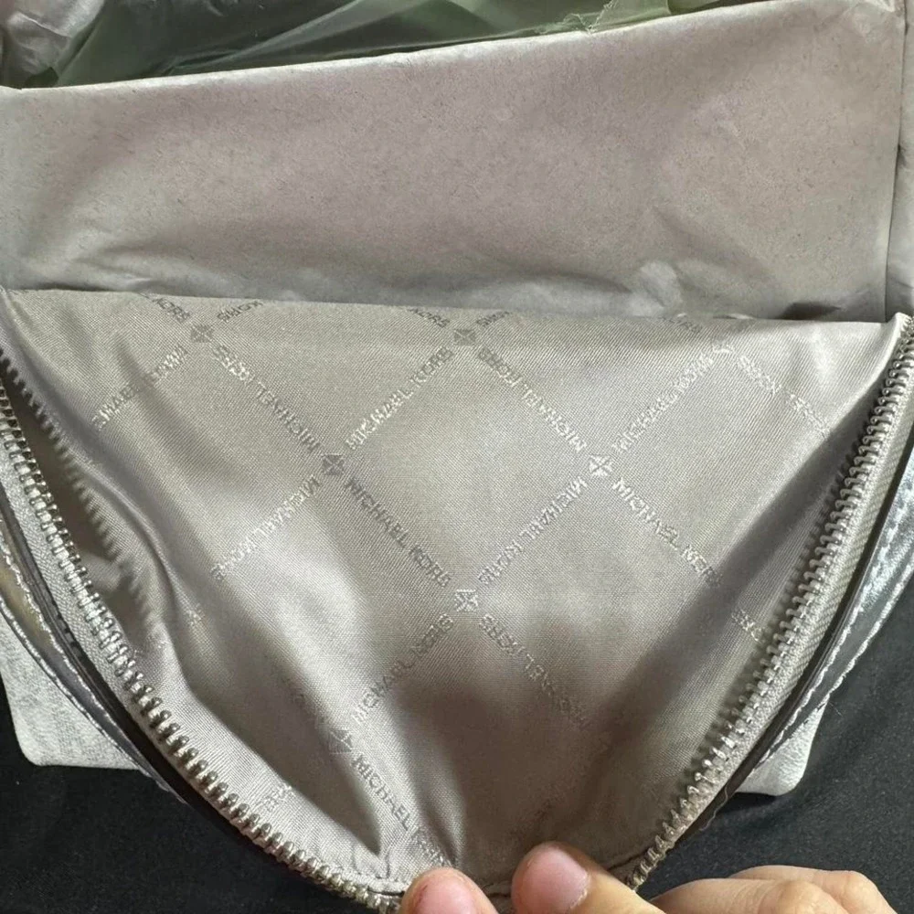 Michael Kors Sheila Medium Logo Backpack Retails $358‎